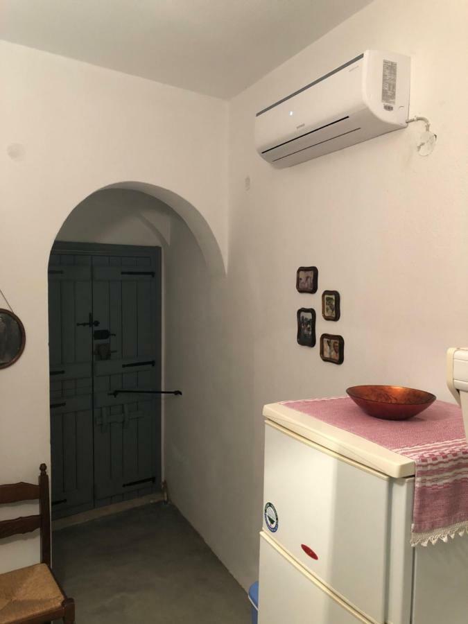 Traditional House - Apeiranthos Naxos Aperathos Exterior photo